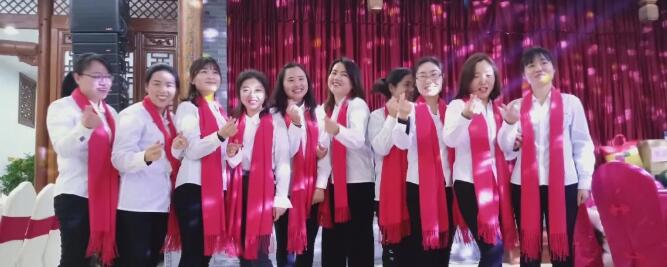 向女神們致敬！